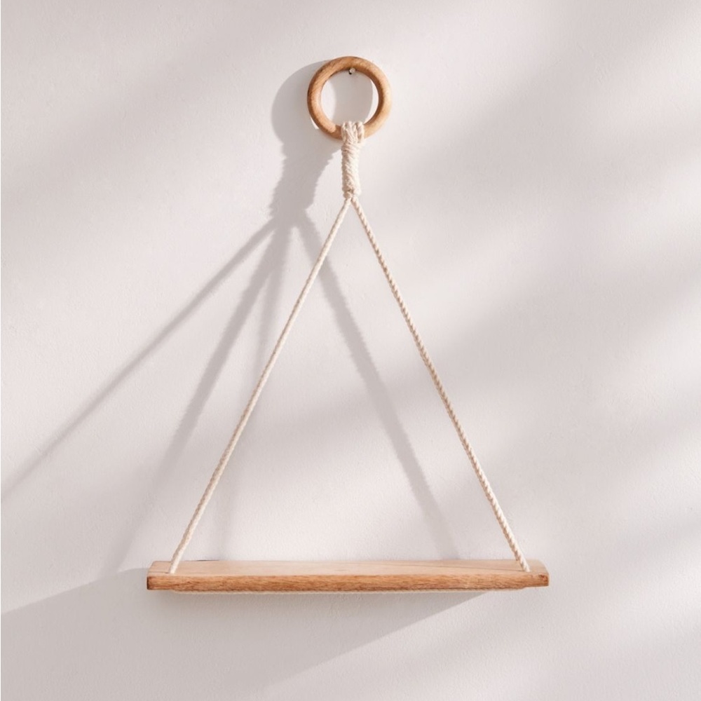 UO “Elie” Macrame hanging shelf